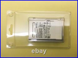 Toshiba Kioxia CM5 3.84TB PCIe3.0 NVMe U. 2 2.5'' Internal SSD KCM5DRUG3T84 New Toshiba Kioxia CM5 3.84TB PCIe3.0 NVMe U. 2 2.5'' Internal SSD KCM5DRUG3T84 New